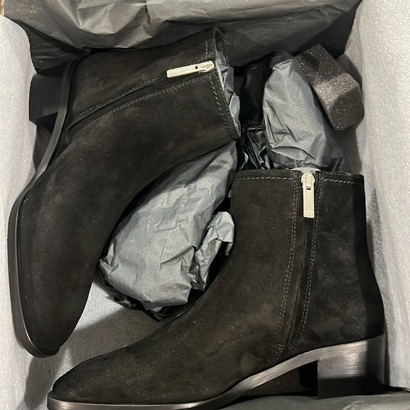 Aquatalia black suede booties with 2 side zippers.  Size 7.  In box, never worn - Picture 6 of 9